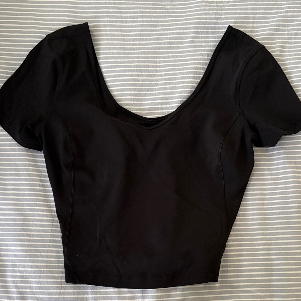 Lululemon black cropped short sleeve